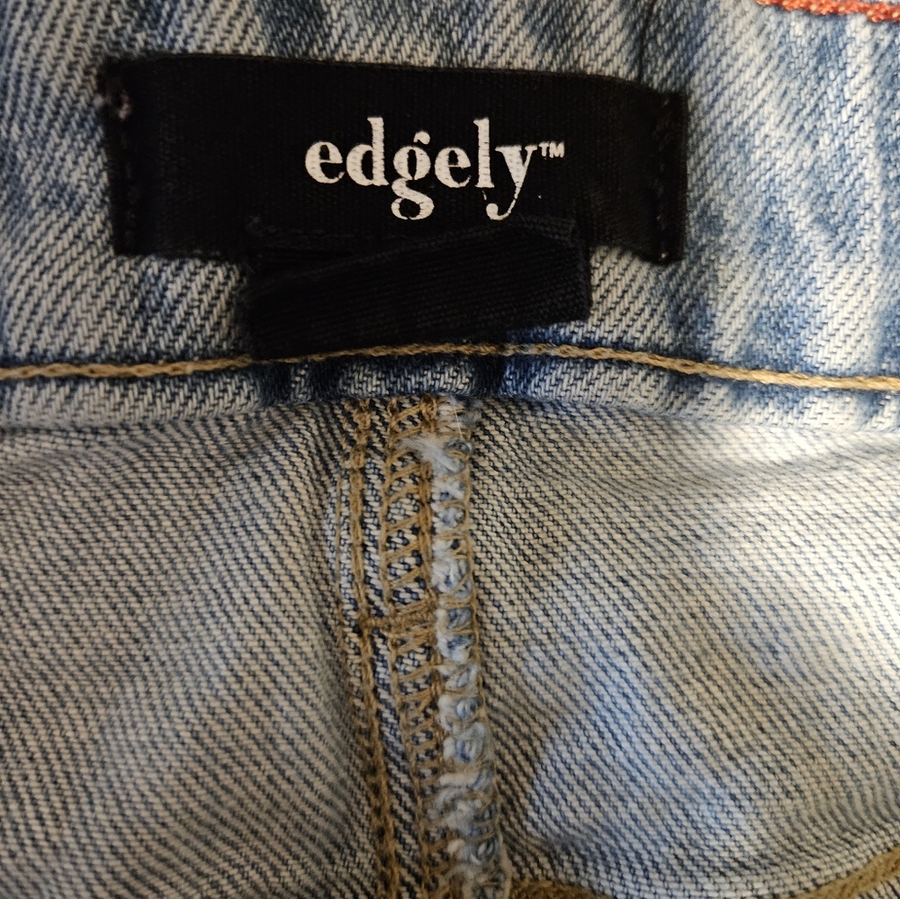 Boyfriend Jeans with Smiley Patch - Picture 3 of 5